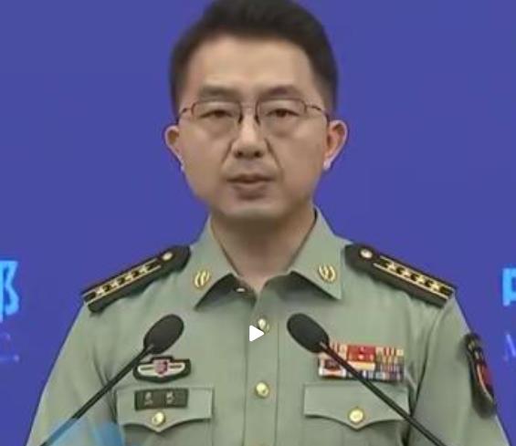 国防部点名中业岛和马欢岛：坚决反对菲方建设，将采取必要措施。5月18日下午，
