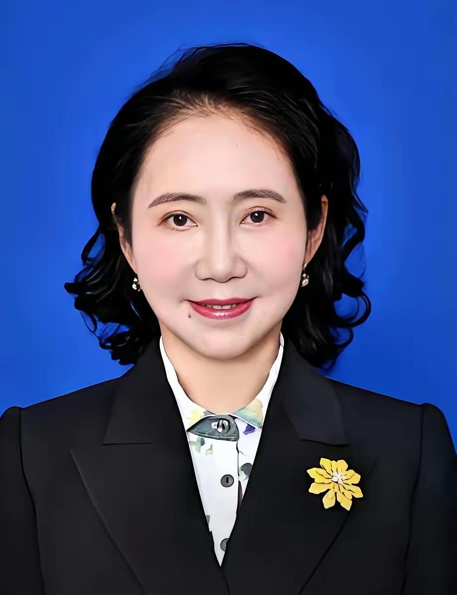 徐惠仪是星宇股份的元老，周晓萍董事长的左膀右臂，徐惠仪1994年即入职的创业元老