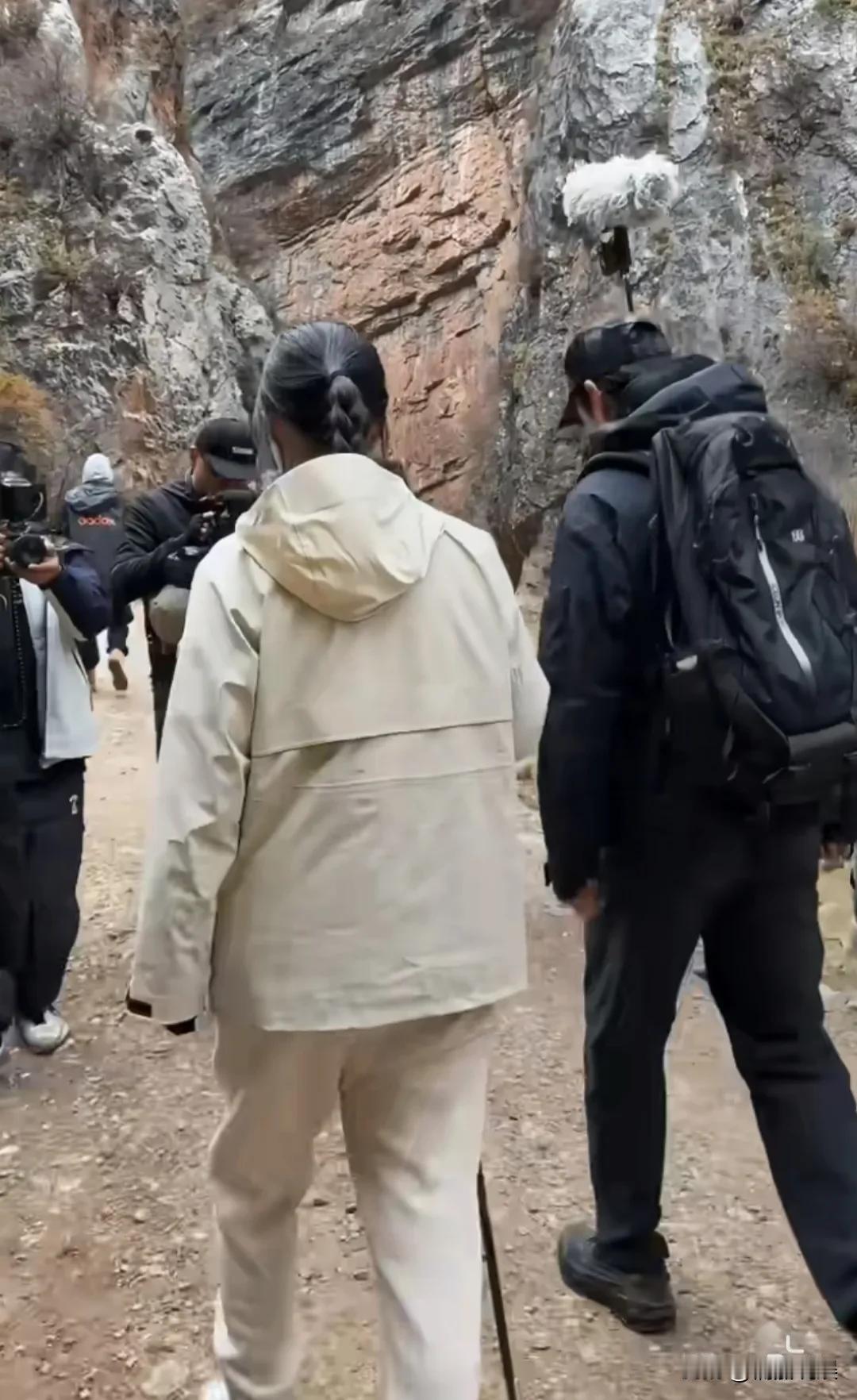 王石老婆田朴珺这是准备要往娱乐圈发展了吗？前一阵子看她跟袁弘在上戏录节目，这次与