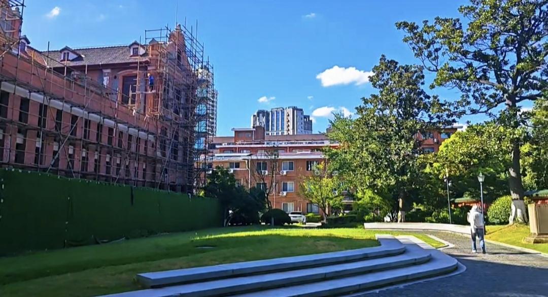 百年名校上海交通大学。这是上海交通大学徐家汇校区，也是上海交大最有底蕴的一个校区