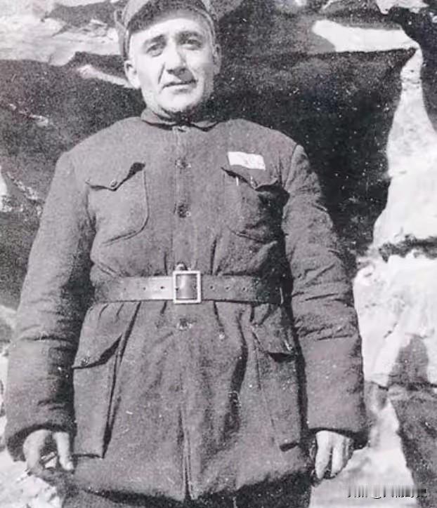 “周，你答应过我，新中国成立后会让我加入中国籍的！"1949年，一个外国人急匆匆