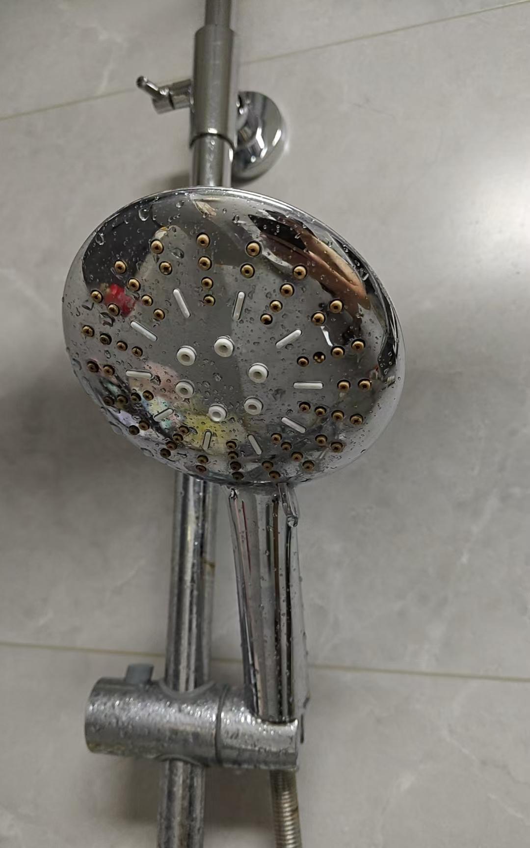 早上我妈说老家卫生间的花洒水小我打开一看果然~水流果然很小我就纳闷了