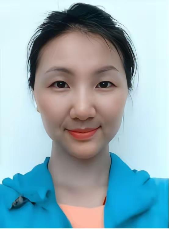 13年前万米高空的生死较量：平凡人扛起生命担当13年前，一架飞往乌鲁木齐的