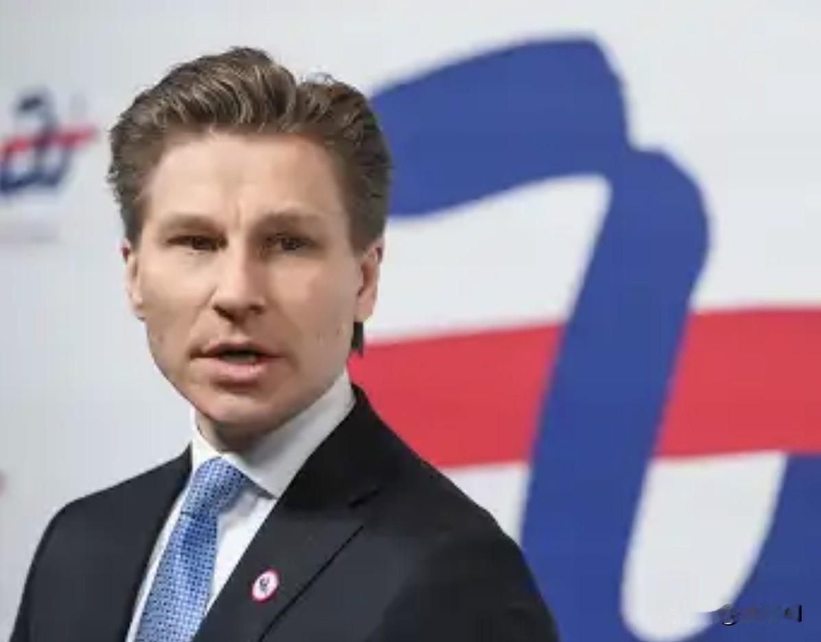 俄新社2月14日消息，芬兰国防部长安蒂·哈卡宁向芬兰媒体透露，芬兰正研究对非欧盟