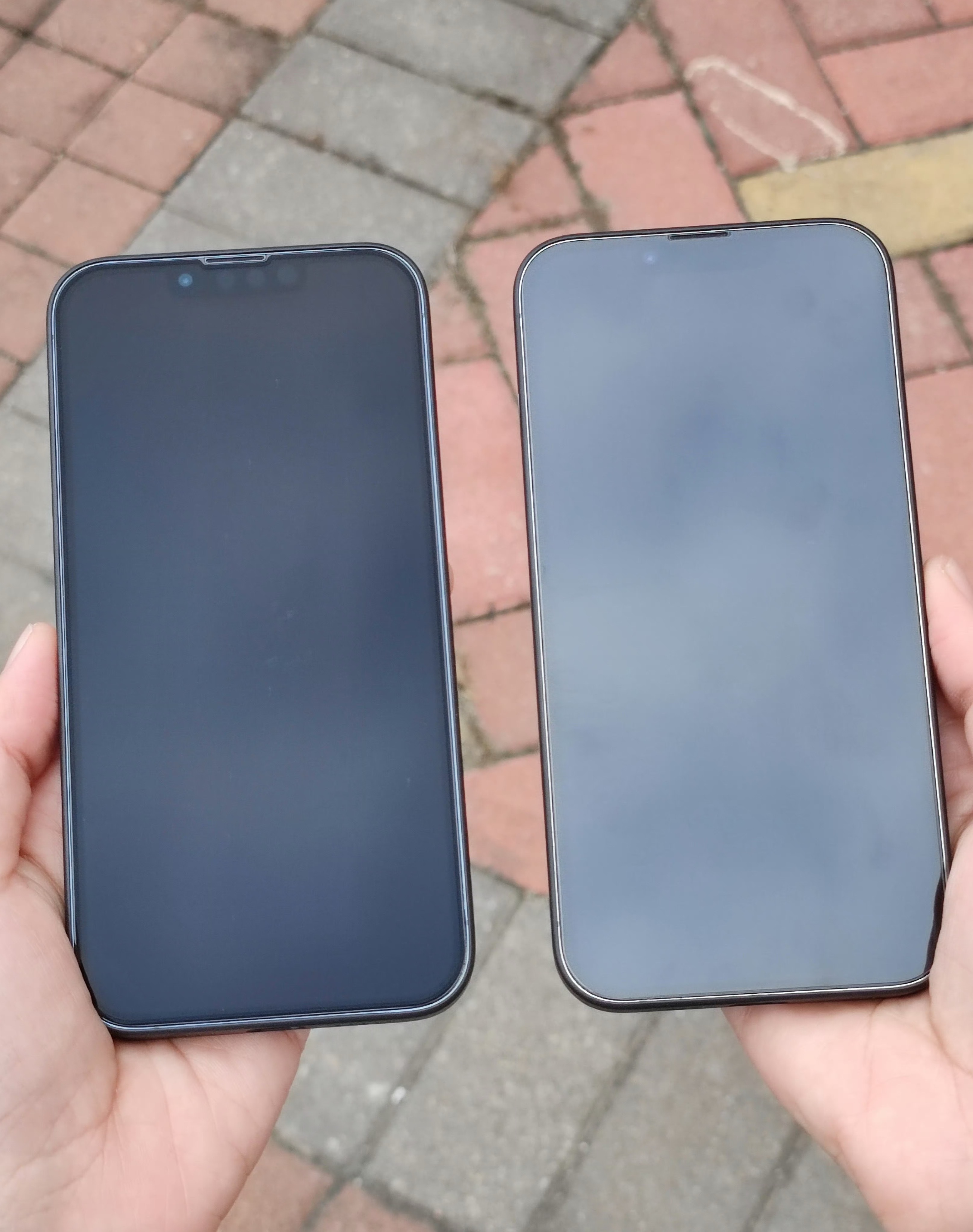 至此，AR已成。昨天iPhone17Pro/17ProMax的膜卖了三百多