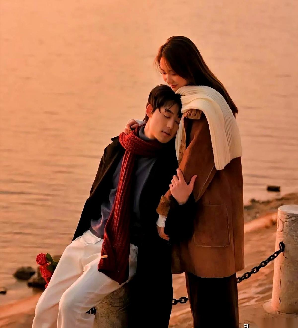 她会榨干你，真的，一滴不剩。你的钱，你的精力，你眼睛里的光。然后转过头，一脸