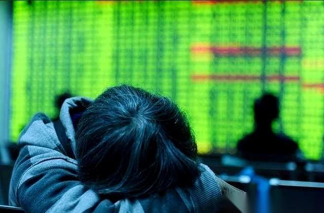 一分钟，12个亿。你知道这是什么概念吗？就是你点开手机，看一眼账户绿了多少，