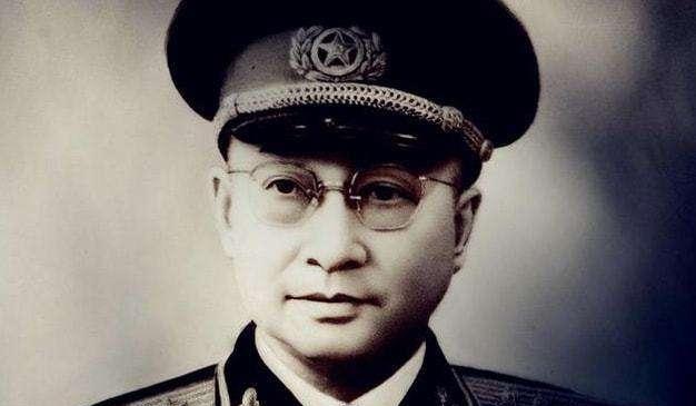 1938年庆功宴上，772团团长叶成焕扒拉着饭菜狼吞虎咽，刘伯承瞅着他直乐：