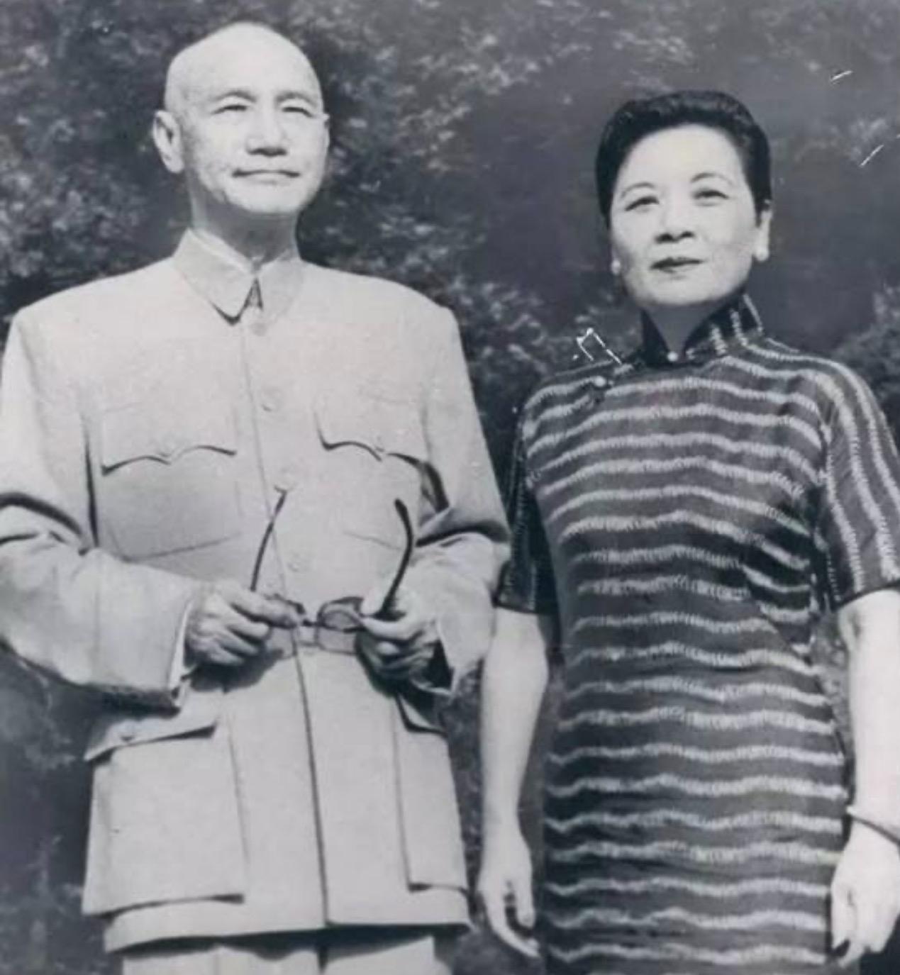 老蒋最讽刺的是什么，你知道吗？就是蒋介石和宋美龄这辈子也没什么值得称赞的，唯一的