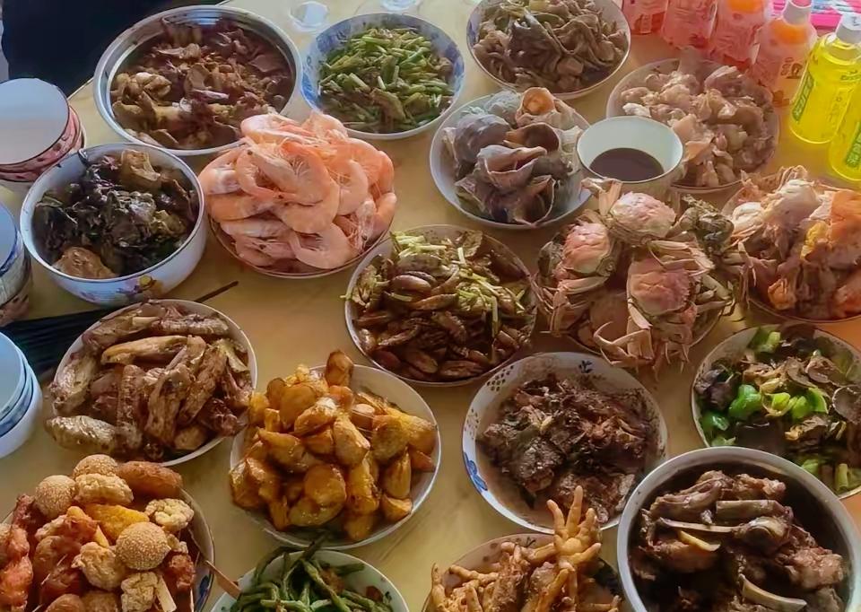 每次我爸给小儿子找对象，都是求偶无成，他气的哀天怨道。每次小儿子相亲失败，我