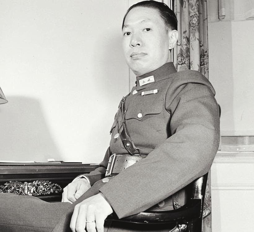 1950年，熊式辉因假护照在香港被查。熊以为自己是上将，警察不敢怎样，便不肯花钱