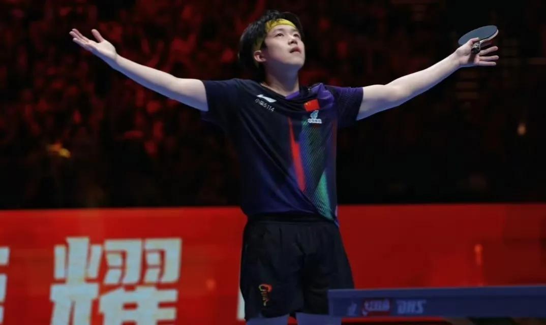 王楚钦第一次夺得世界杯冠军，获得了9万美金！七局大战顶住了所有压力，夺冠那