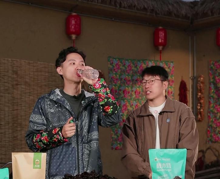 天权明明把累字刻脸上了。下播就收设备赶下一场。新地方只能跑几个主要品，全验根本不