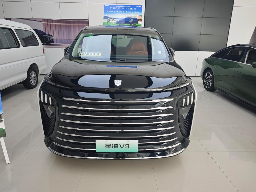 国产亲民MPV排行：1. 五菱佳辰：6.88万-11.58万2. 上汽