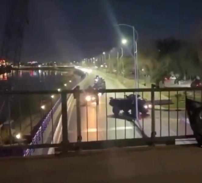 兄弟们，还得是美国仗义！沙特的美国大使馆被炸了之后，美国第一时间想的不是如何保