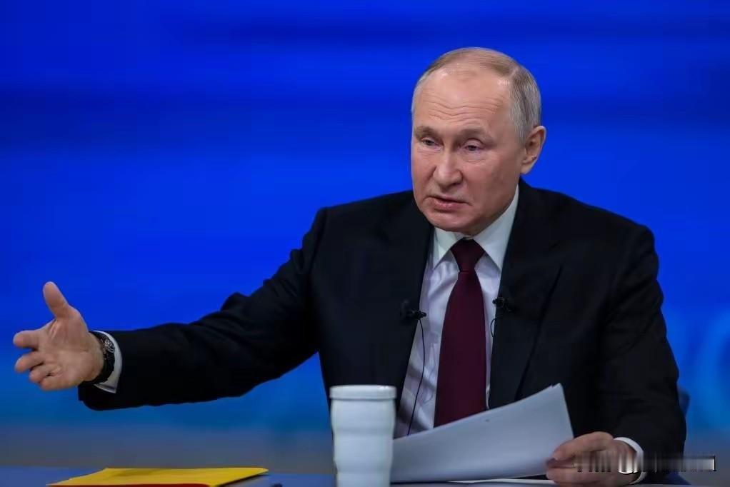 1. 普京签署重要文件俄走向影响中俄未来：普京签署《2036年前俄罗斯联邦国家