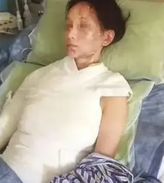 “这就是嘴欠的下场！”2015年浙江某火锅店的这起悲剧，至今仍在叩问着社会文明的