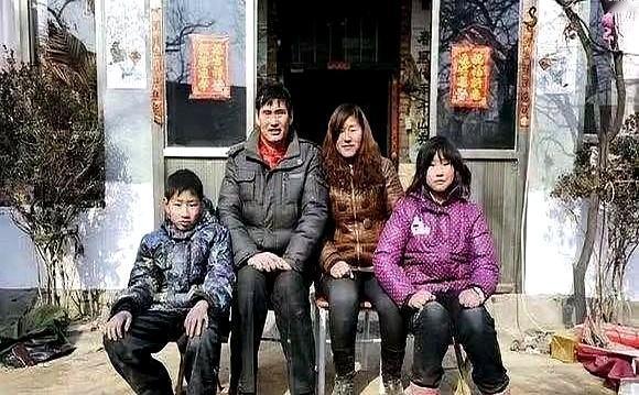 女婿开二手货车，婚礼在老家院子办，大衣哥嫁女图个啥？网上都说这是最寒酸的婚