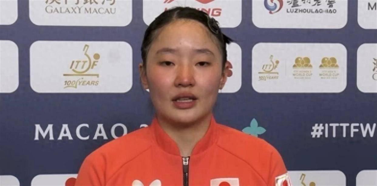 张本美和3：4输给蒯曼时，眼泪流了出来，她一边说一边抹着眼泪，她说：就差一点，心