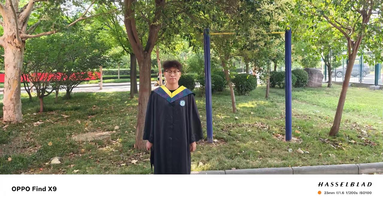喜提研究生录取通知书今天收到儿子的研究生录取通知书，恭喜儿子考研成功上岸，普通的