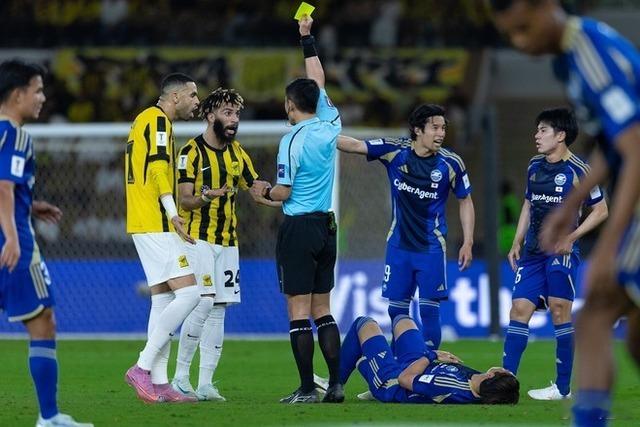 马宁吹的亚冠，日本町田客场赢了。当然吉达联合也有些不满意。毕竟一个进球被取消了。