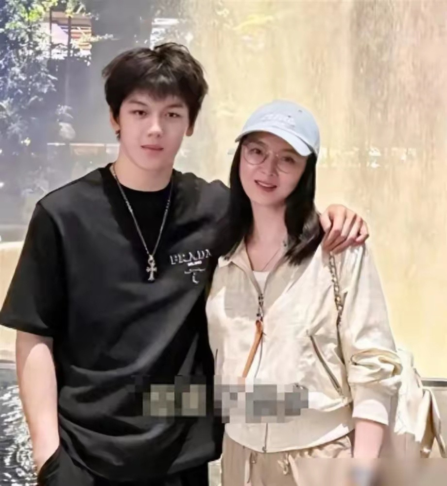 丈夫欠11亿失联，婆婆去世，52岁的王艳，怎么反而把儿子送进了北大？老公王志才
