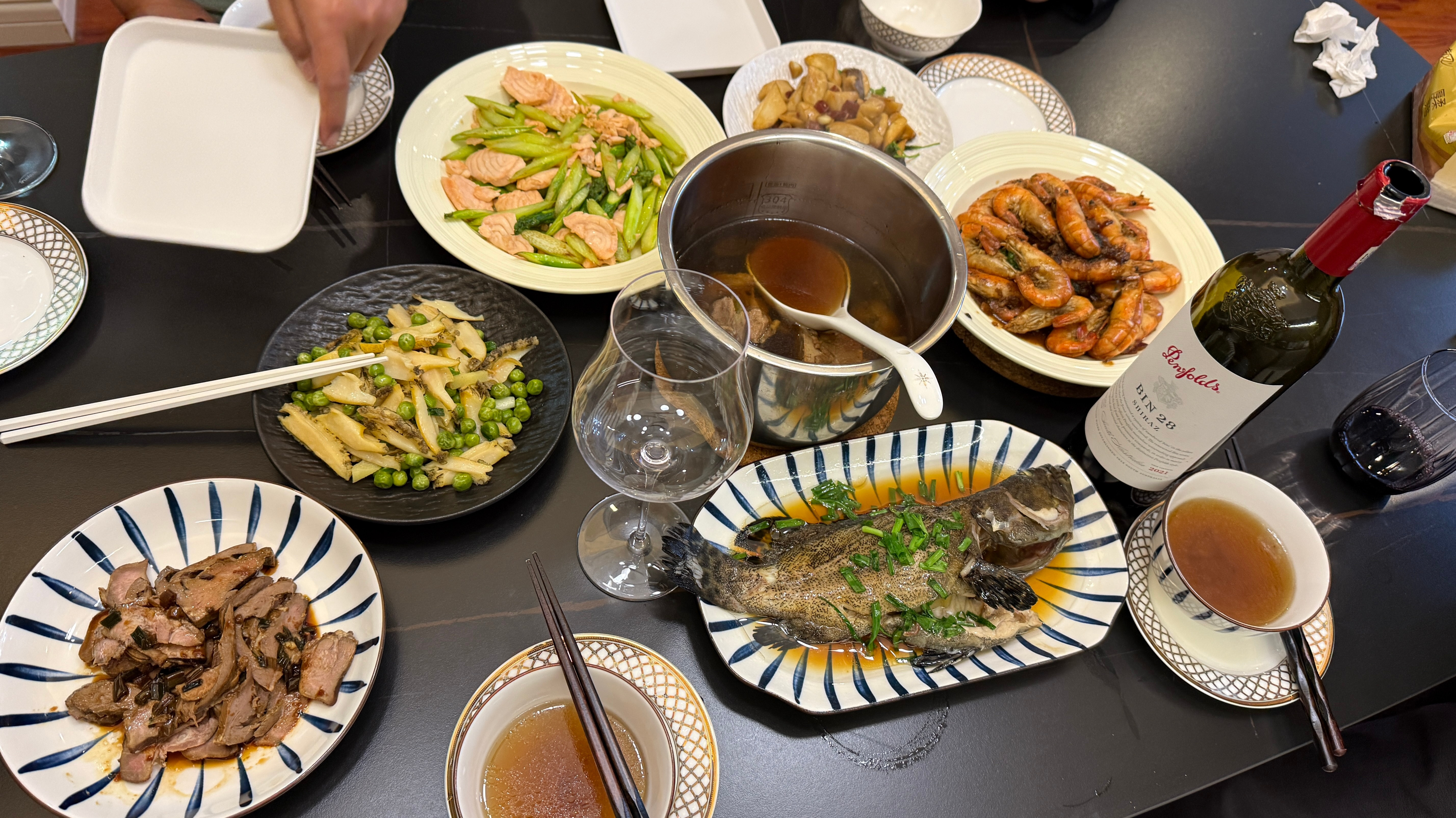 我今天做的菜比年夜饭还多这个汤是肉骨茶