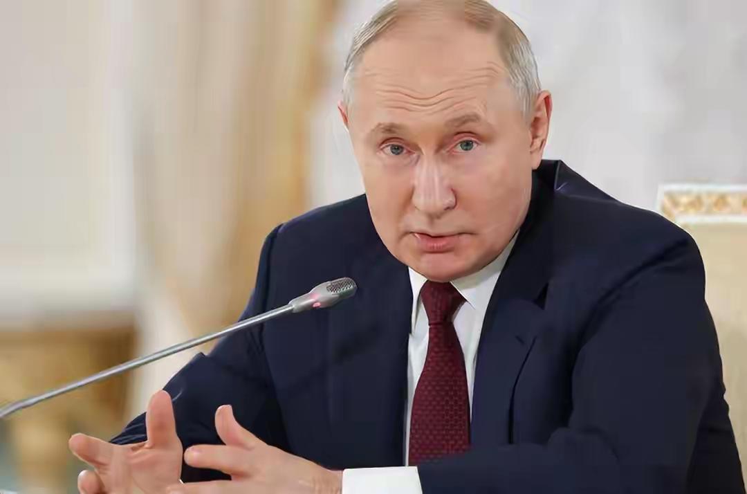 美伊再打两周，世界将发生哪些变化？第一，如果美伊再打两周，美国将会把东亚和欧