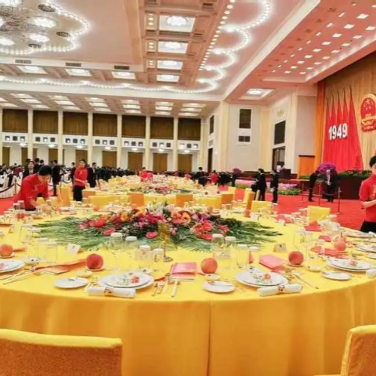 回美国半个月，特朗普再发5张照片回味中国：回国半月念念不忘！特朗普狂赞中国场馆却