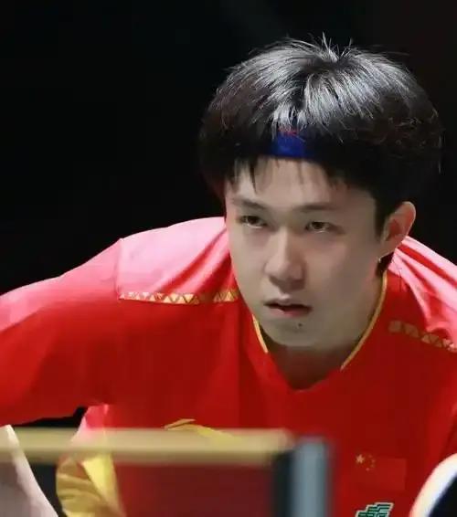 万万没想到！樊振东没想到，记者问王楚钦：“伦敦世乒赛你有压力吗？”王楚钦表示