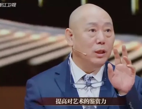 一次节目，许君聪正在花式吹捧黄渤的《西游降魔篇》好过86版《西游记》，李诚儒却听