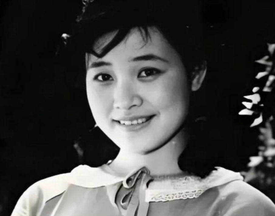 1971年，女知青宋梅为报村民救命之恩，就嫁给了他。谁质，新婚之夜，她却被眼前的