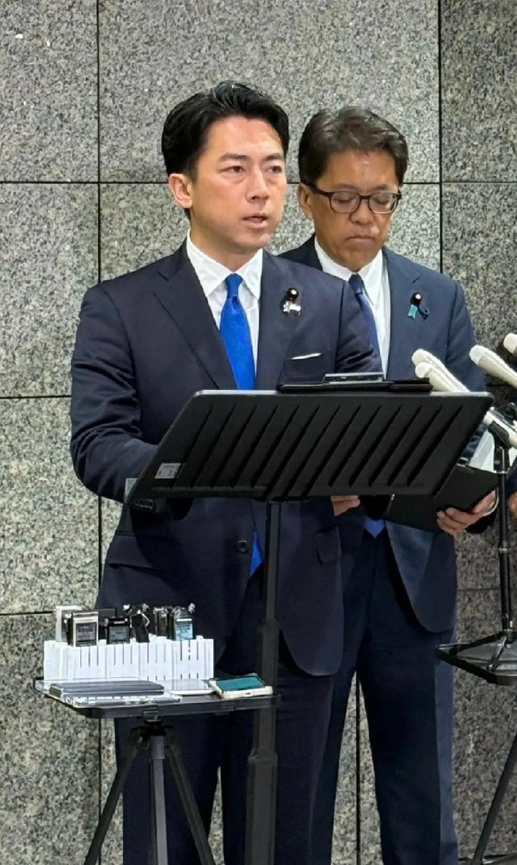 这点强度就受不了？日本防卫大臣小泉进次郎召开记者发布会称，12月6日下午，