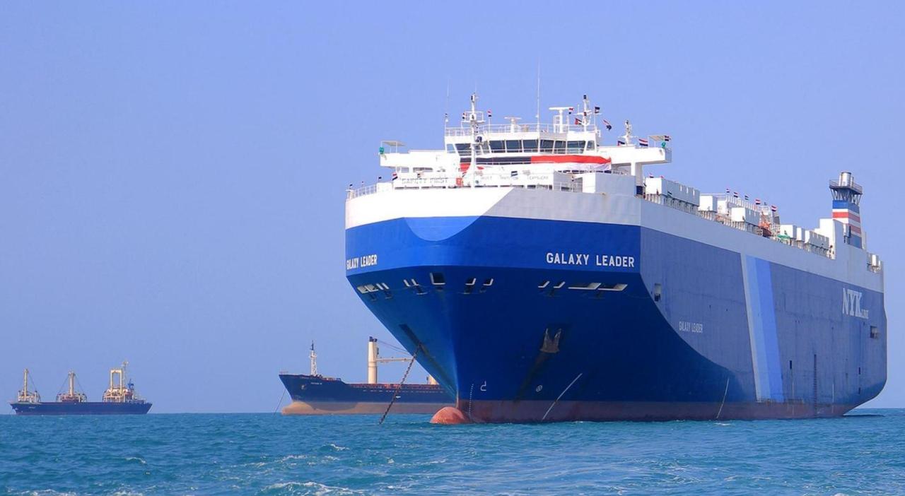 美国人这次真是高兴得太早了！特朗普以为掐住了中国的脖子，结果德黑兰反手就给了中国