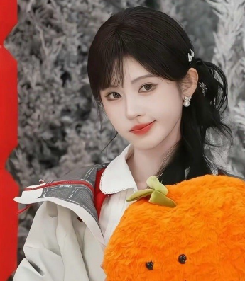 鞠婧祎生图和精修有什么区别啊！！！太美了