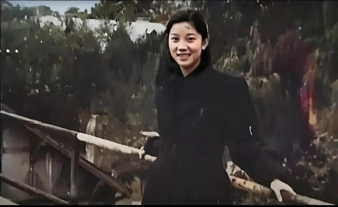 刘思齐回忆说：第一次见毛岸英他穿着土气，不像电视剧里那样洋气。刘思齐晚年回忆