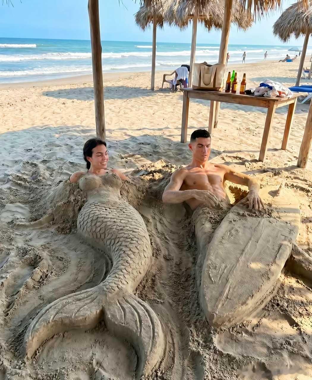 C罗乔治娜成婚马德拉岛足坛资讯长达近十年相伴，C罗与乔治娜即将步入婚姻殿堂。这场