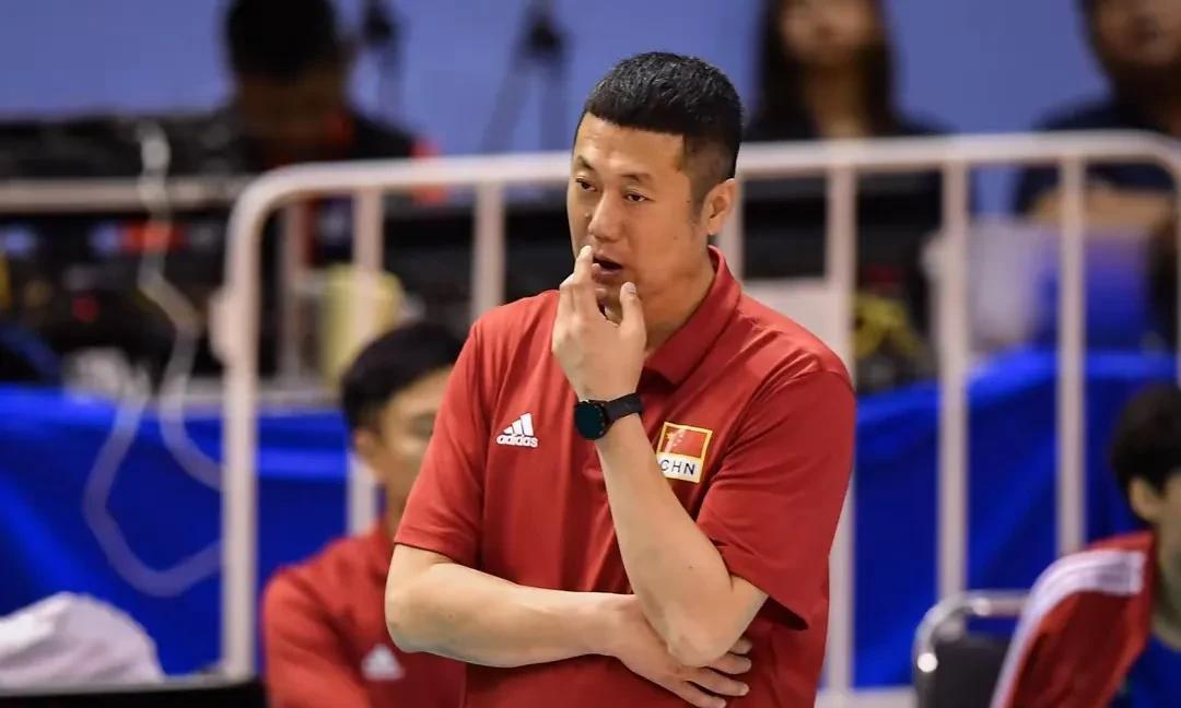 称女排主教练赵勇为“少帅”合适吗？最近不止从一篇文章里看到，称现女排主教练赵勇