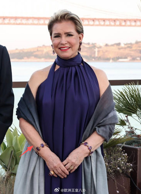 珠宝卢森堡玛利亚-特蕾莎大公夫人的紫水晶手链，具体来源不明，一个猜测新千年后自