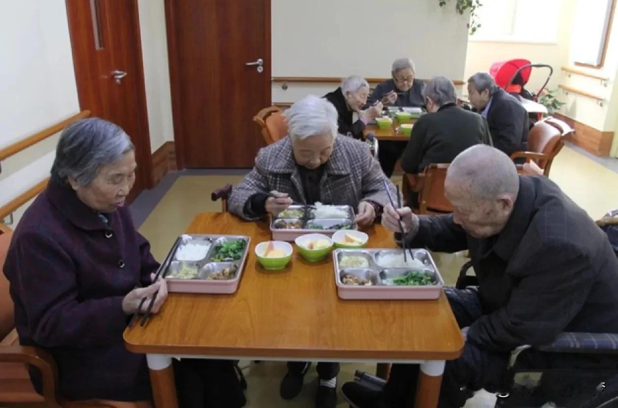 我姐知道我把存款都转到女儿名下了，她没有这样做，因为我姐是儿子，她觉得儿子不如女