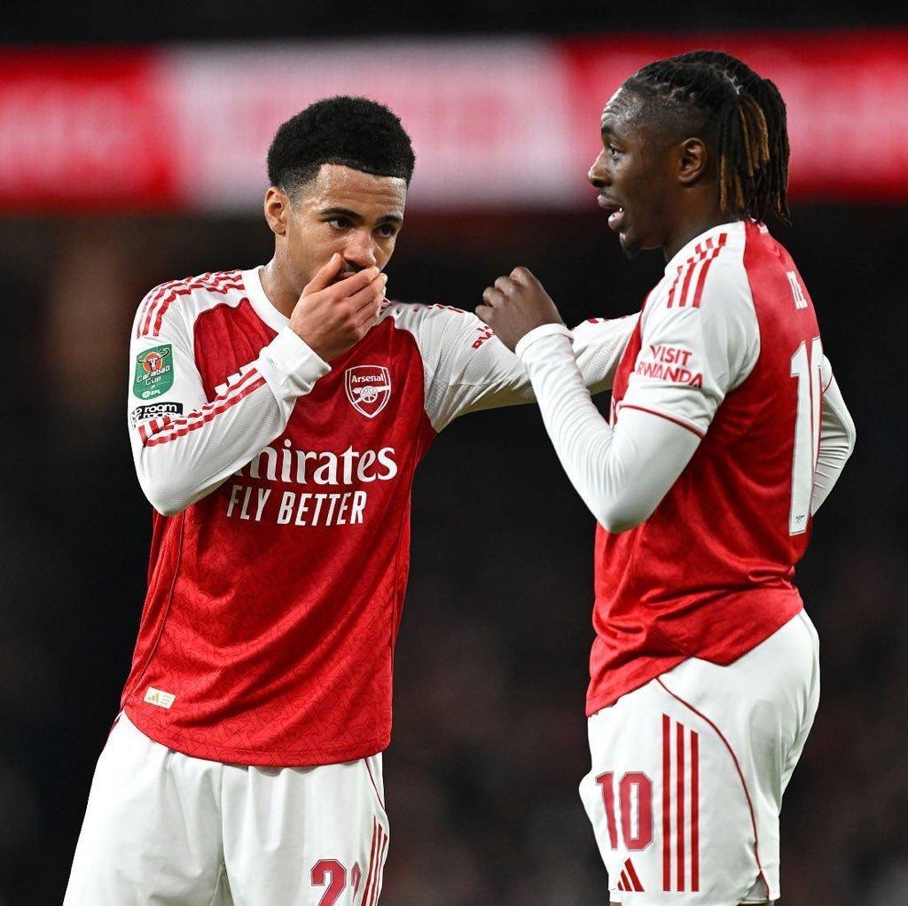 gunnerblog消息，去年八月恩瓦内里签署新长约时，阿森纳并未计划引进埃泽。