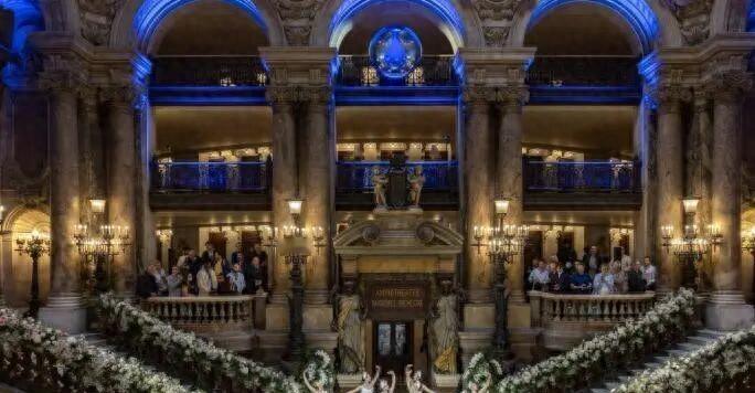 说实话，刷到这条新闻的时候我愣了一下。中国车卖到欧洲不稀奇，但把发布会开进巴