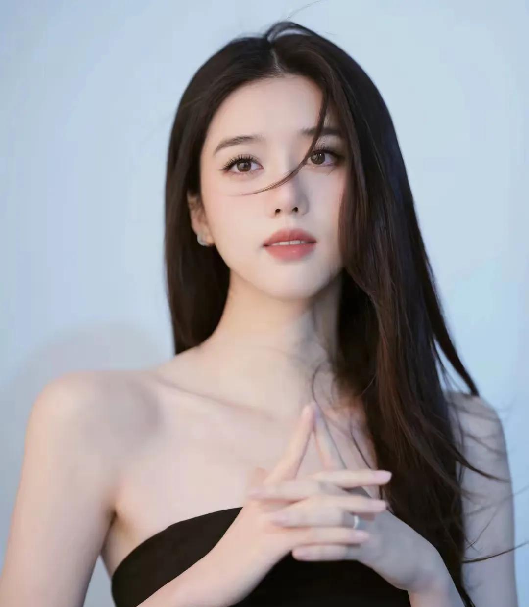 现在全网最后悔的女人，应该就是李凯馨了吧。她现在应该很后悔吧，本来她演的电视
