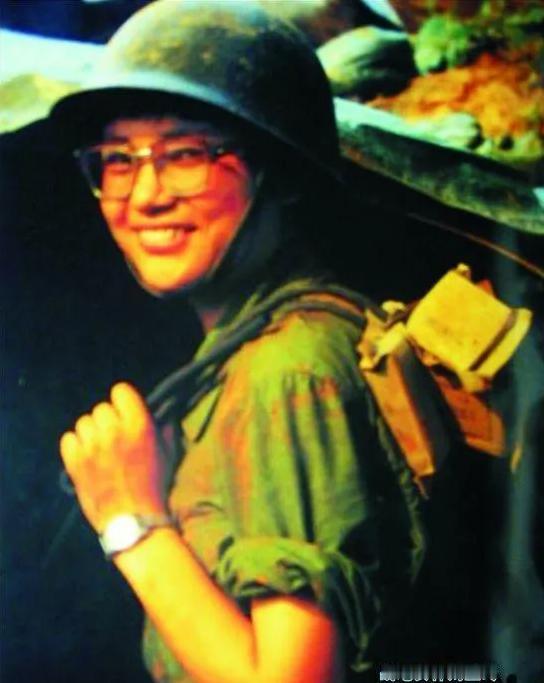 “除非抬我的尸体回去！”  1986年云南前线某指挥所内传来一名女子道嘶哑