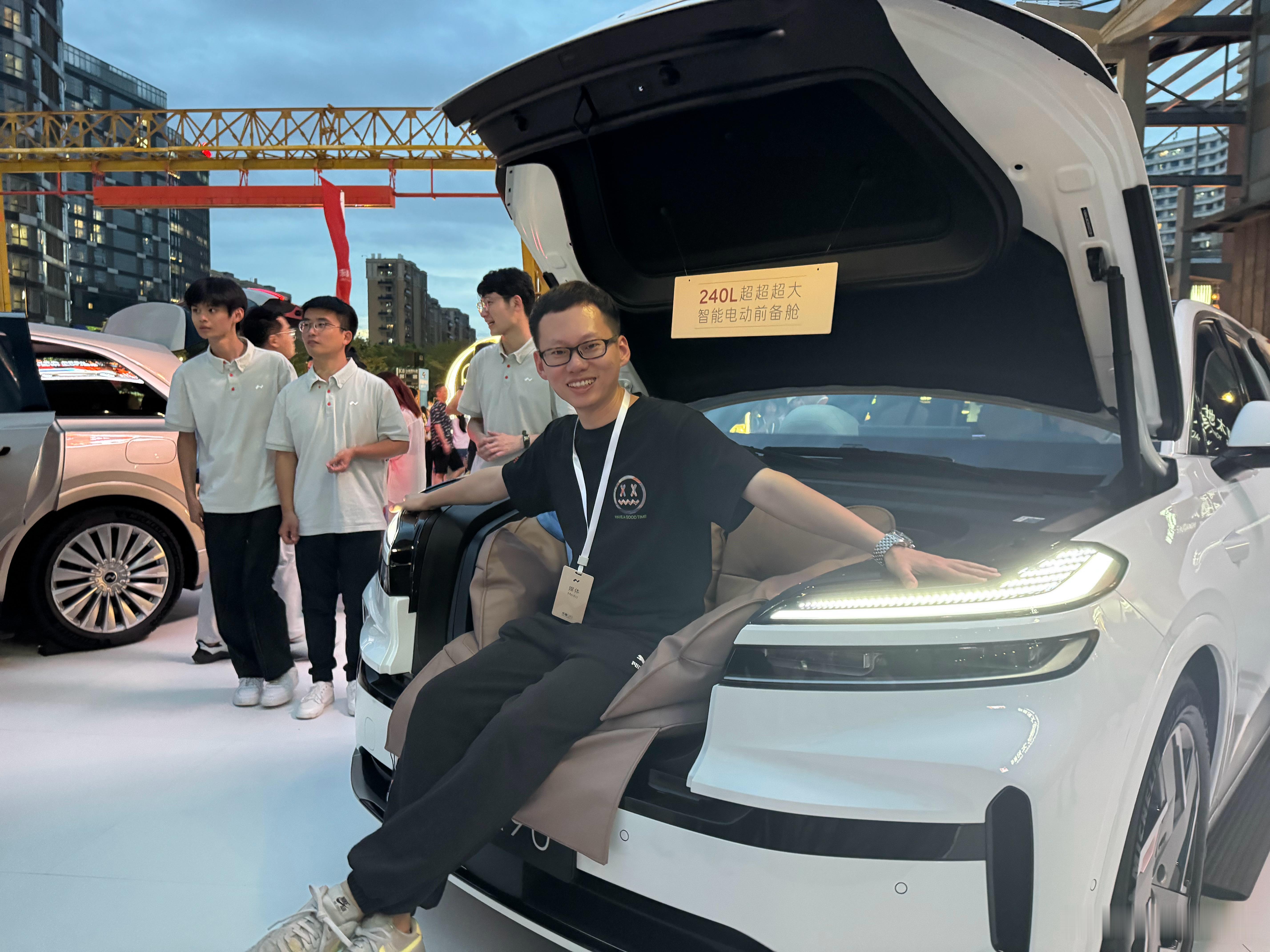 这是我见过最清晰的“偷拍”NT3.0平台全新蔚来ES8据说有乐道L90那个超级大