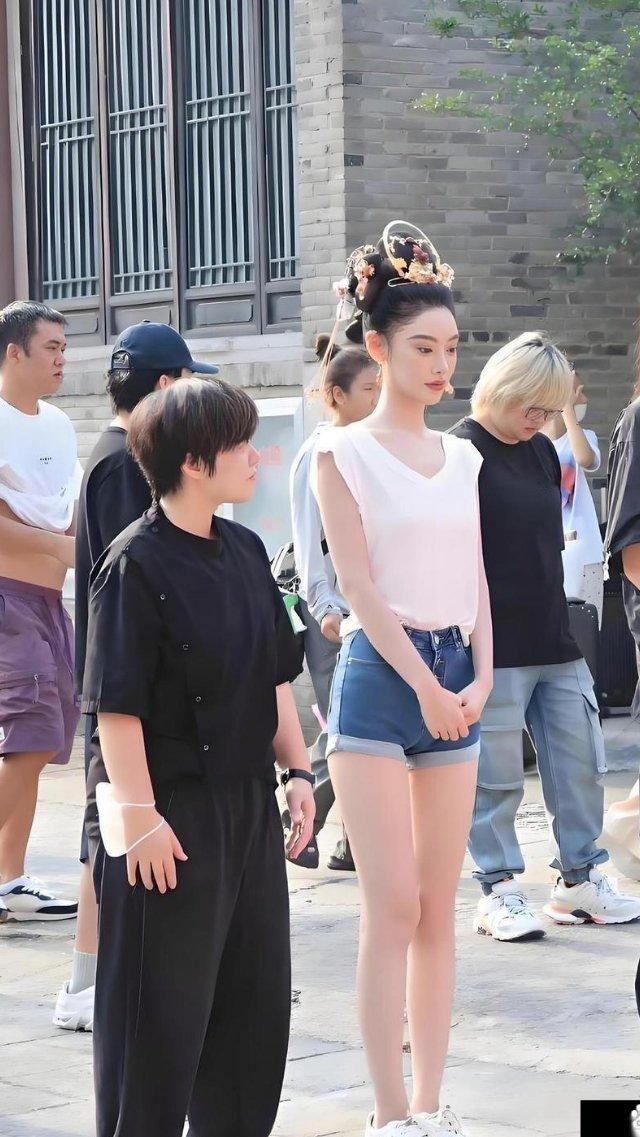 我的天呐！吴尊女儿neinei好美啊，这颜值可以出道了！