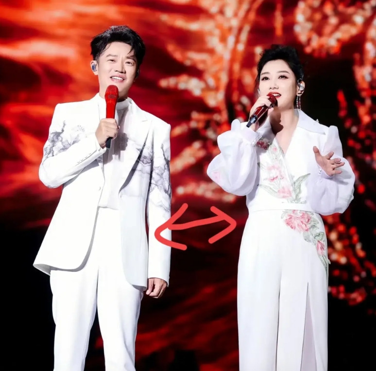 终于知道为什么凤凰传奇没有马丽和沈腾那样的困扰了！根本原因其实是，凤凰传奇俩