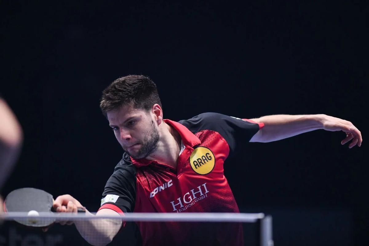 刚刚结束的一场WTT多哈冠军赛男单1/16决赛，世界杯男单冠军、赛会2号种子巴西