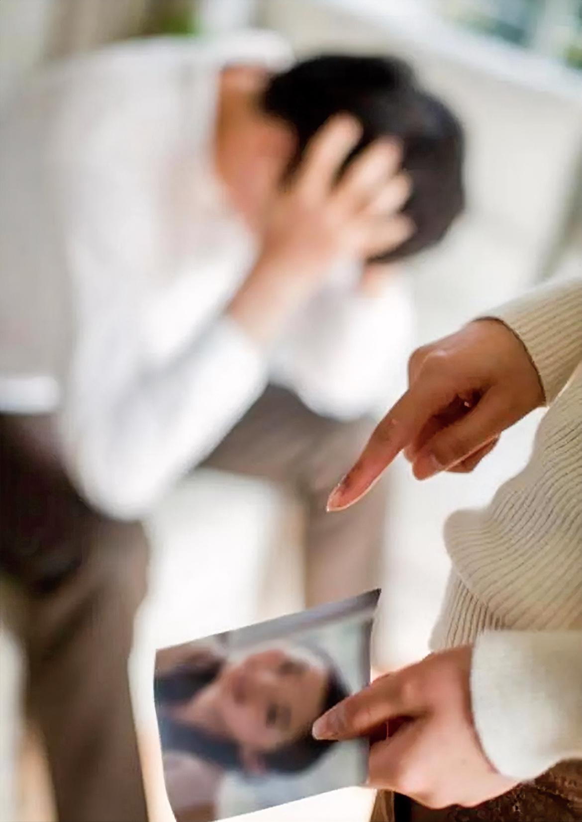 面对男人背叛，女人最聪明的做法男人背叛，老婆真的只有离婚一条路吗？我相信很多