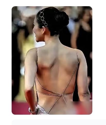 你吹啥？啥好衣服哇？有啥好吹的啊？美感在哪里？就一个裸露的后背让你激动的